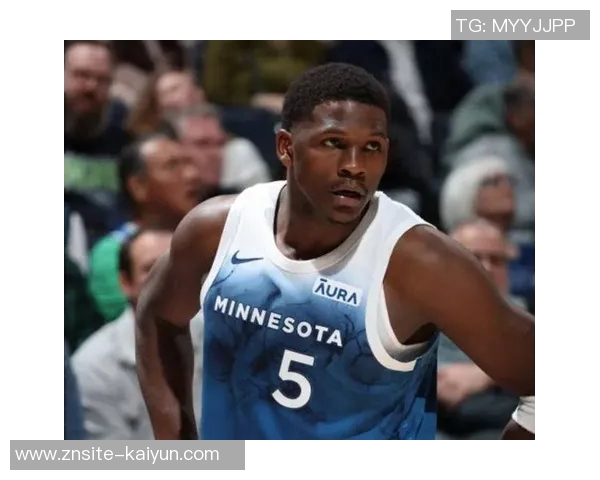 爱德华兹表现出色第三节独揽15分助球队轻松取胜19投9中斩获25分7篮板5助攻